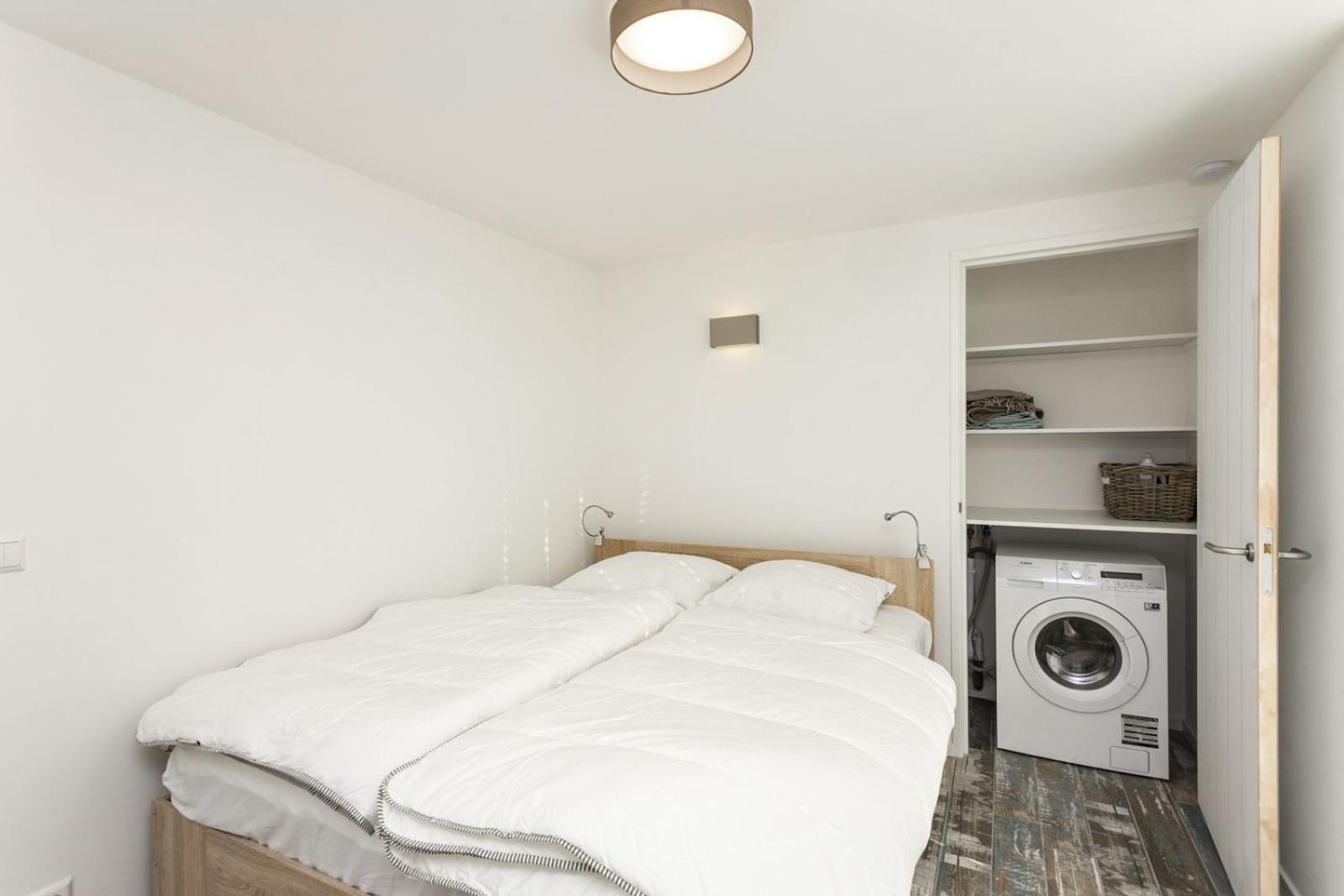 Holiday Home Beach Bubbles - Near The Beach With Big Garden - Not For Companies Ouddorp Exterior photo