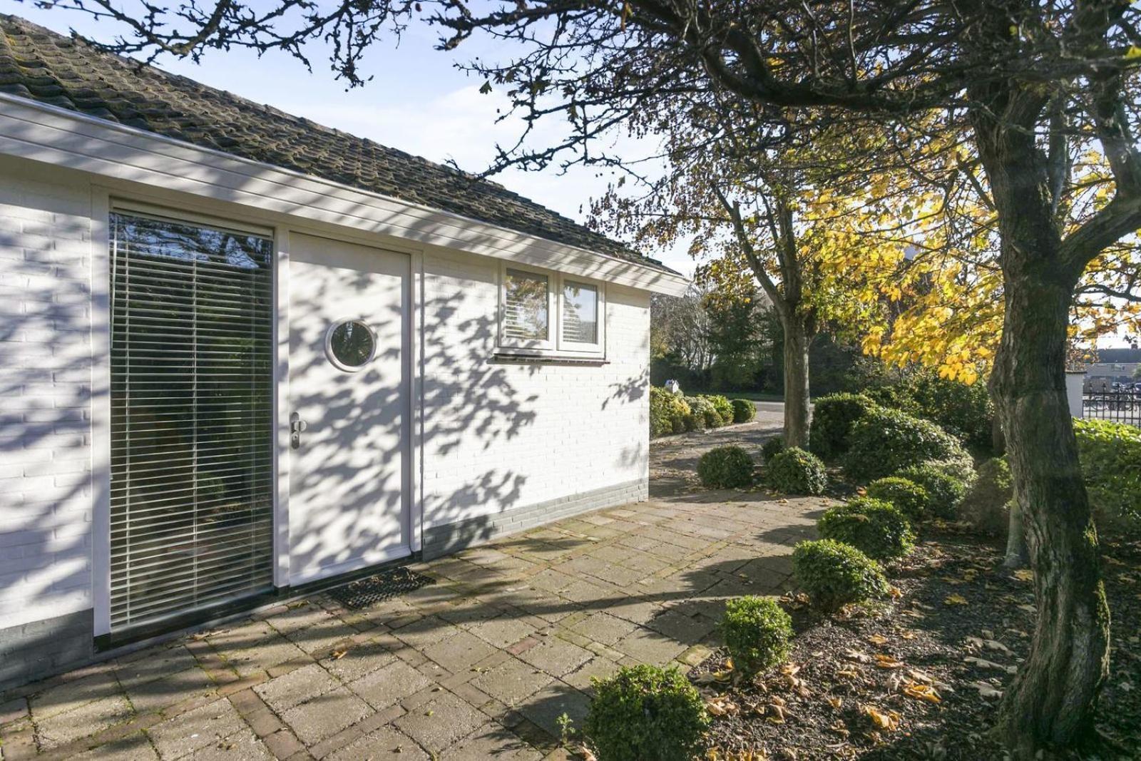 Holiday Home Beach Bubbles - Near The Beach With Big Garden - Not For Companies Ouddorp Exterior photo